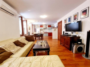 Apartments Lara 2